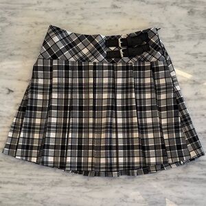 Zara Plaid Black and White girls skirt. 11-12